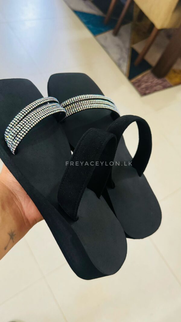 Tri shiny strappy wedge - Image 2