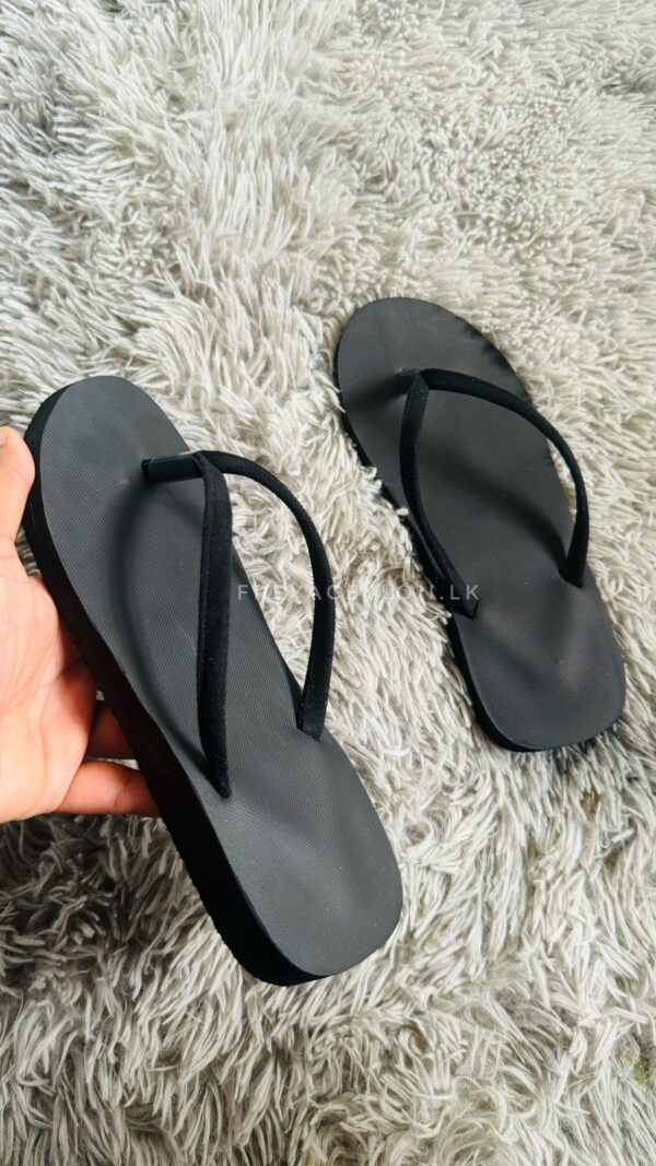 Black suede basics - Image 2